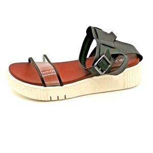 BKE Sole Shoes Womens Black Red 9  Ankle Strap Sandal Platform Buckle Comfort